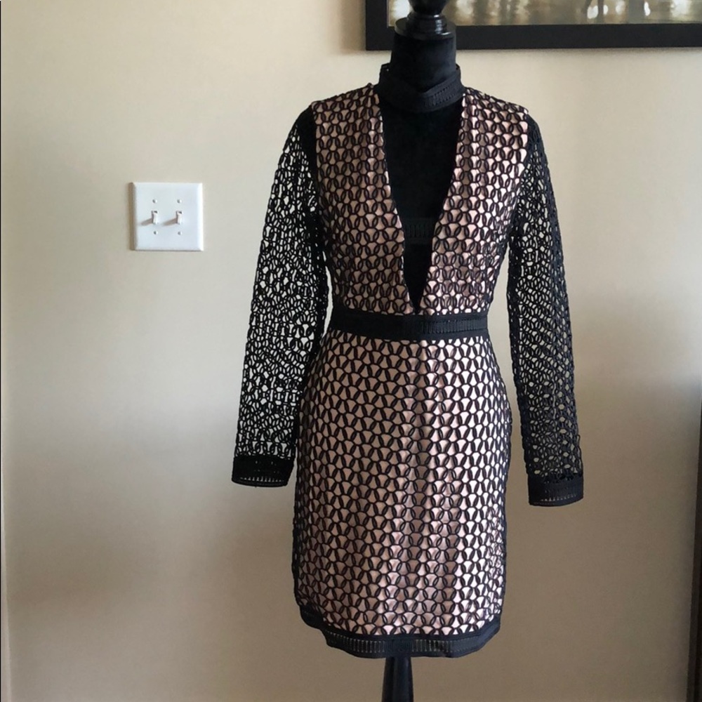 Gorgeous Black and Nude party dress - Picture 4 of 5